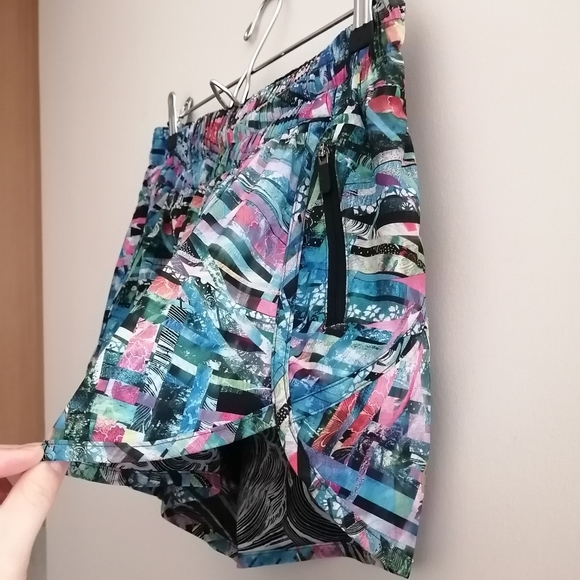 Lululemon Tracker Shorts 3.5" Lined Special Edition Seawheeze Blue Pink Size 8 - Picture 3 of 14